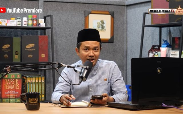 Ustadz Ahmad Syahrin Thoriq, MA