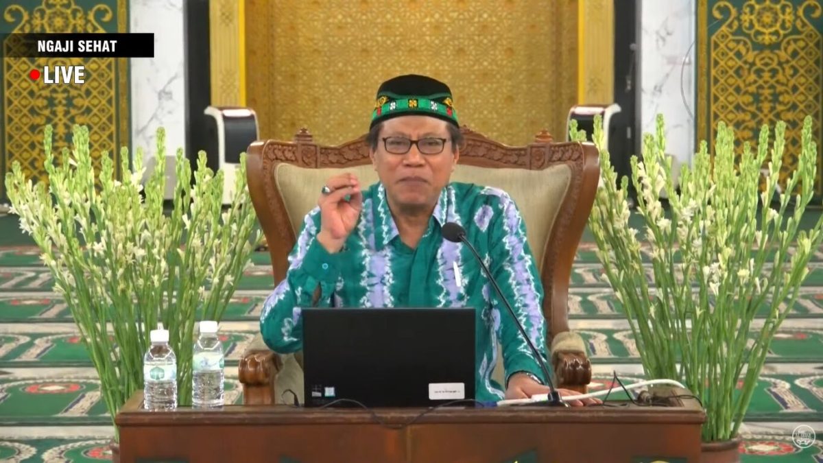 dr. Agus Hidayat, Sp.P (K), seorang Dokter Spesialis Paru dari RSUD Dr. Soetomo Surabaya.