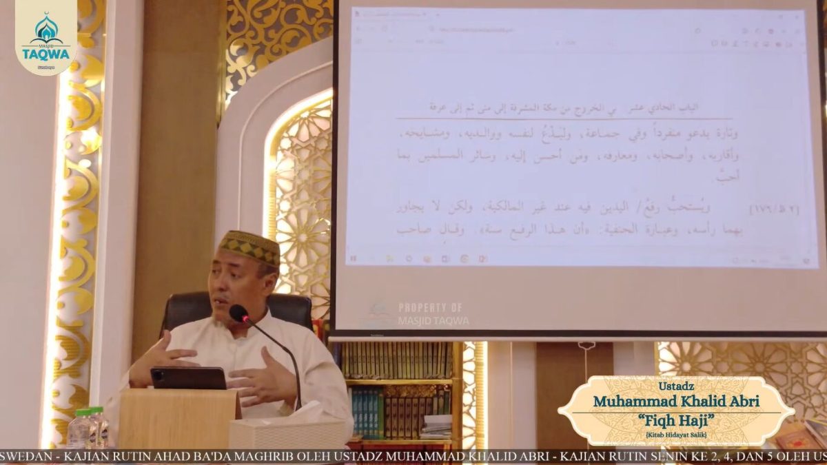Ustadz Muhammad Khalid Abri.