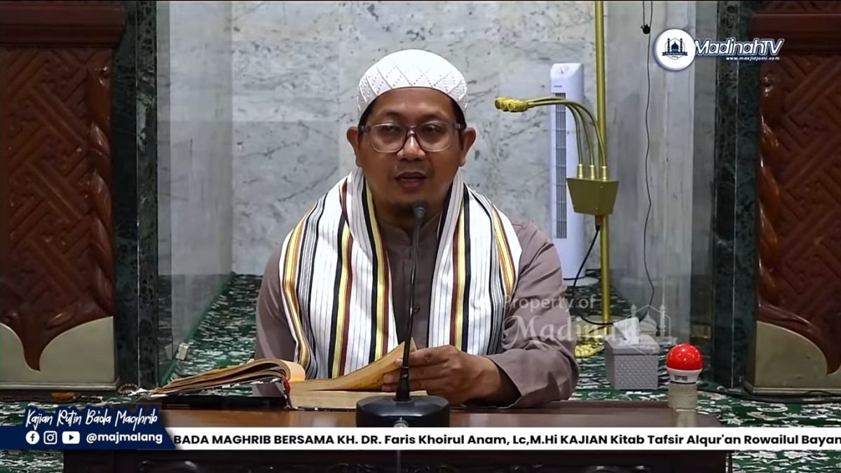 KH. DR. Faris Khoirul Anam di Kajian Ba'da Maghrib Masjid Jami' Malang