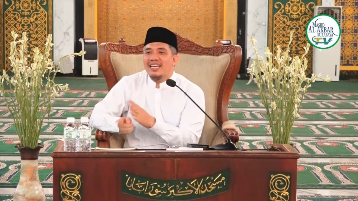 Kajian Kitab Idhotun Nasyi'in oleh KH Ahmad Mujab Mutohar