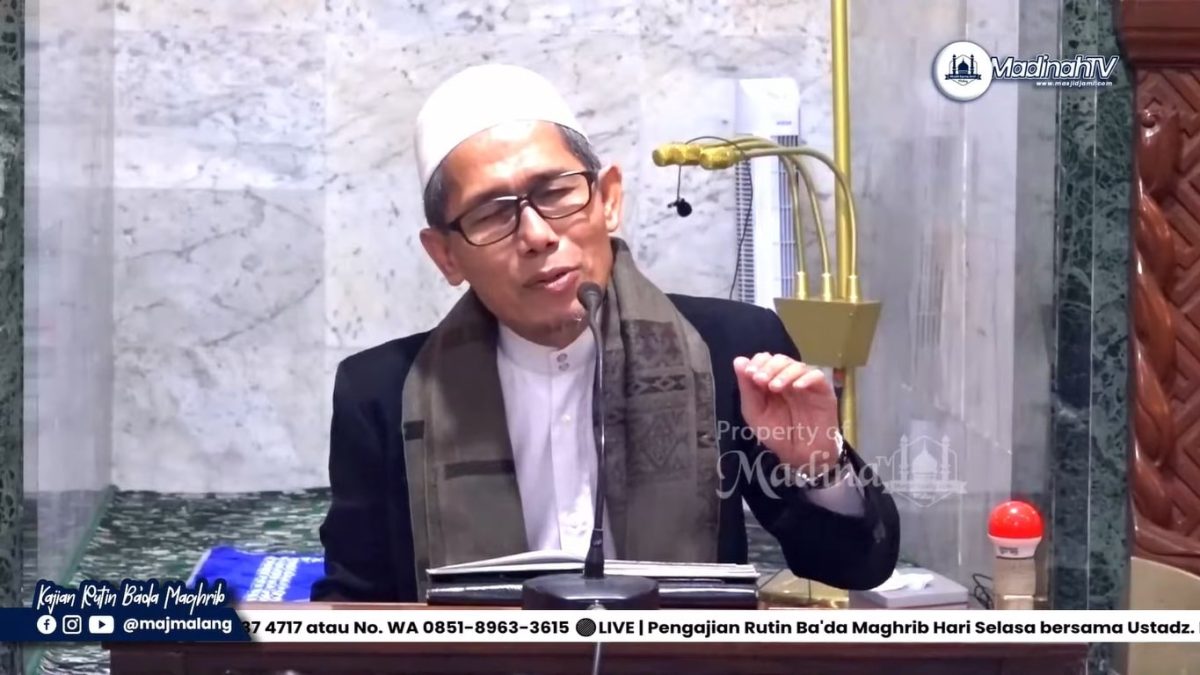 Ustadz H. Achmad Sulton Rofii,