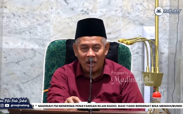 Kajian Rutin Rabu Ba'da Shubuh di Masjid Agung Jami Malang bersama KH. Marzuki Mustamar