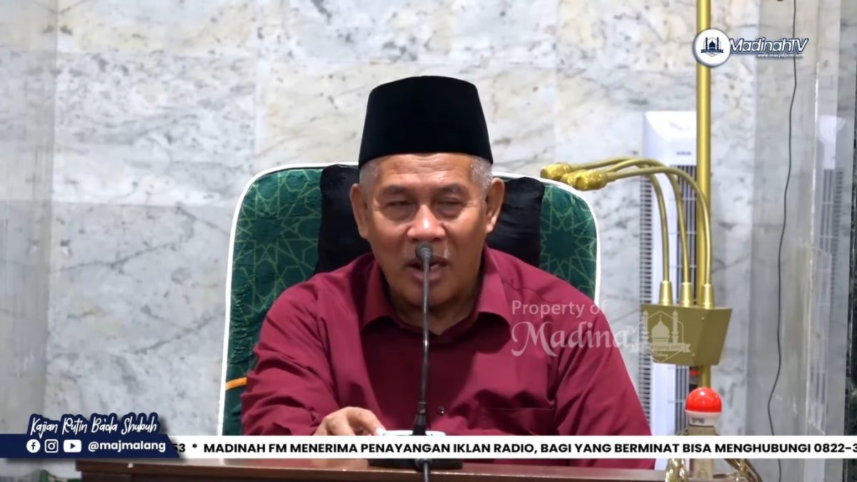 Kajian Rutin Rabu Ba'da Shubuh di Masjid Agung Jami Malang bersama KH. Marzuki Mustamar