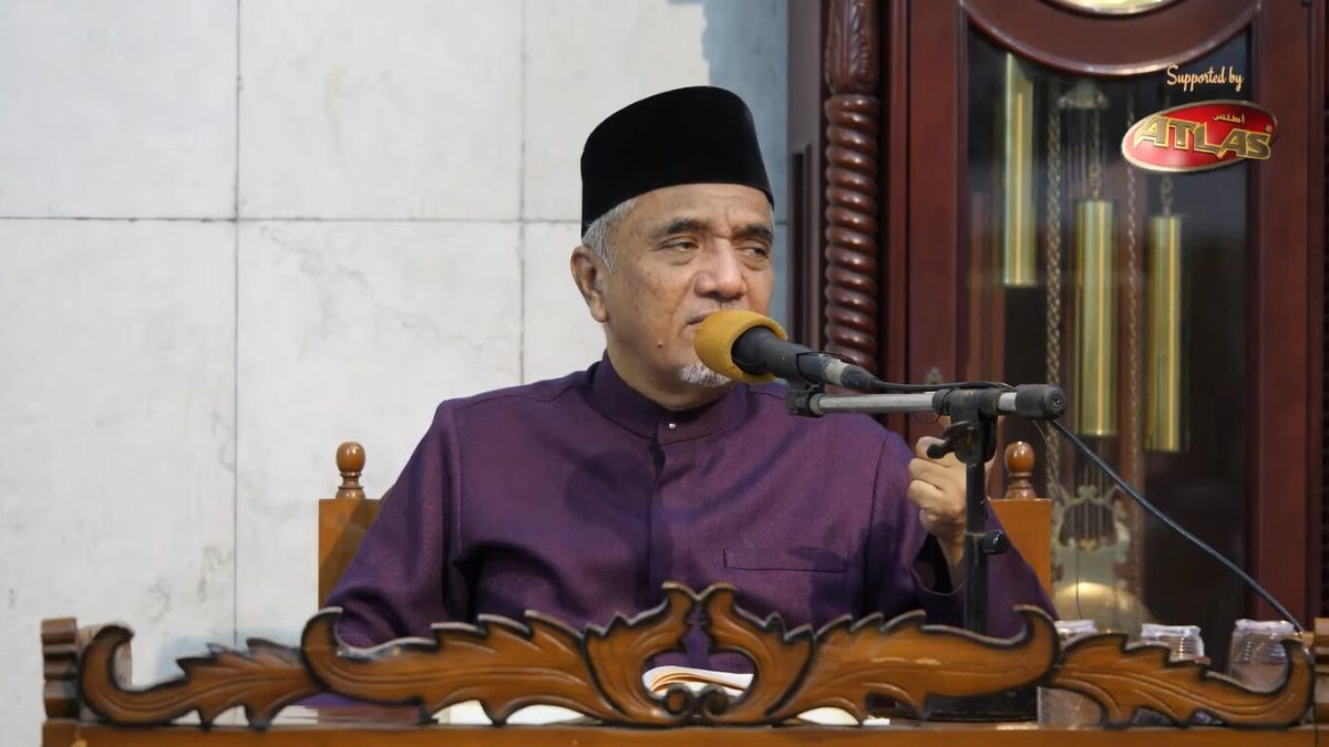 Ustadz Muhammad Sholeh Drehem, Lc. di Masjid Al-Irsyad.