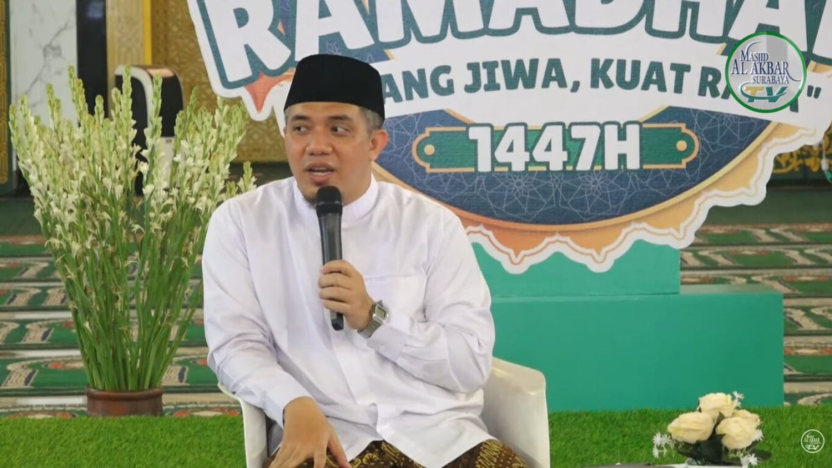 KH Ahmad Mujab Muthohar  atau Gus Mujab