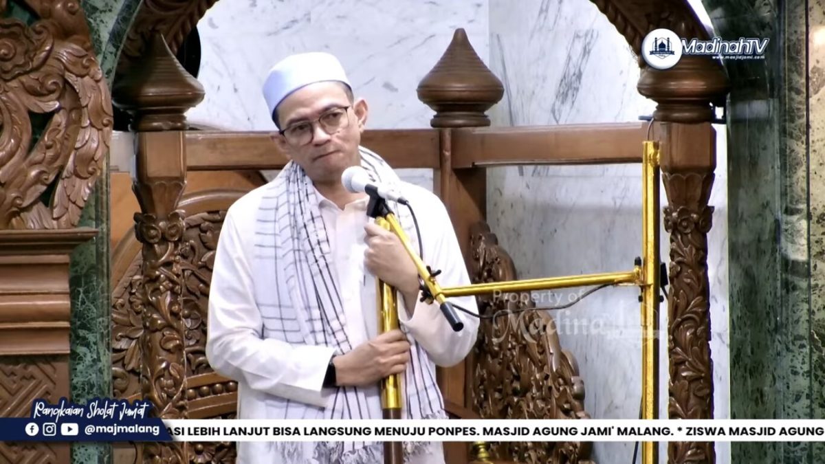 Ustadz H. Musyaffa' Asady.