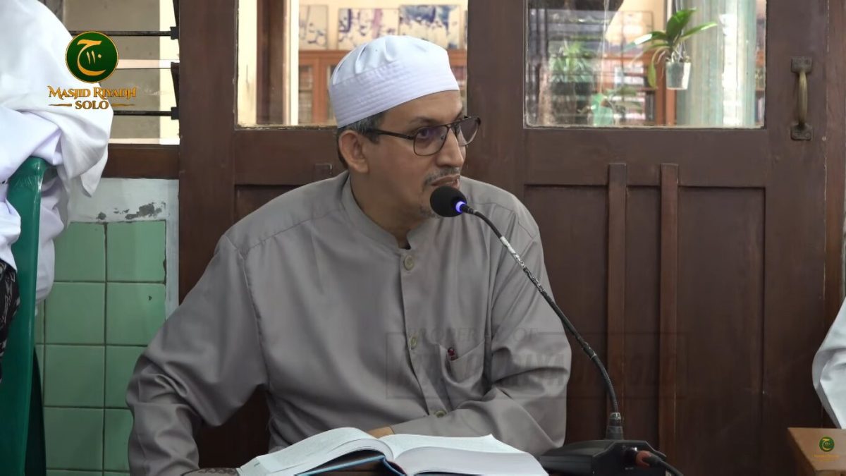 Ustadz Umar bin Husin Assegaf.