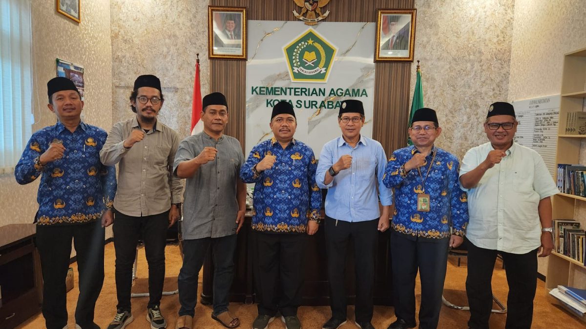 Audiensi Pengurus Daerah Dewan Masjid Indonesia Kota Surabaya dengan Kepala Kantor Kementrian Agama Kota Surabaya Dr. H. Muhammad Muslim, S.Ag., M.Sy..