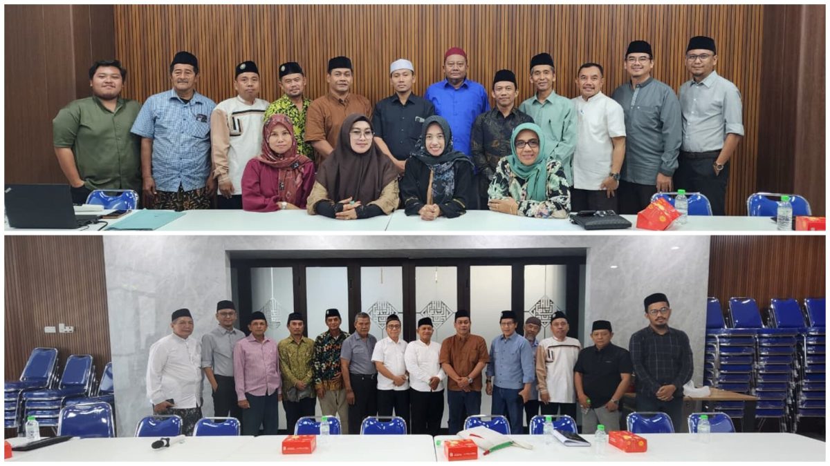 Jajaran Pengurus PD DMI Kota Surabaya Masa Khidmat 2026-2031 di Ruang Takmir Masjid Nuruzzaman Unair